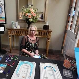 Meet your Posher, Deidra